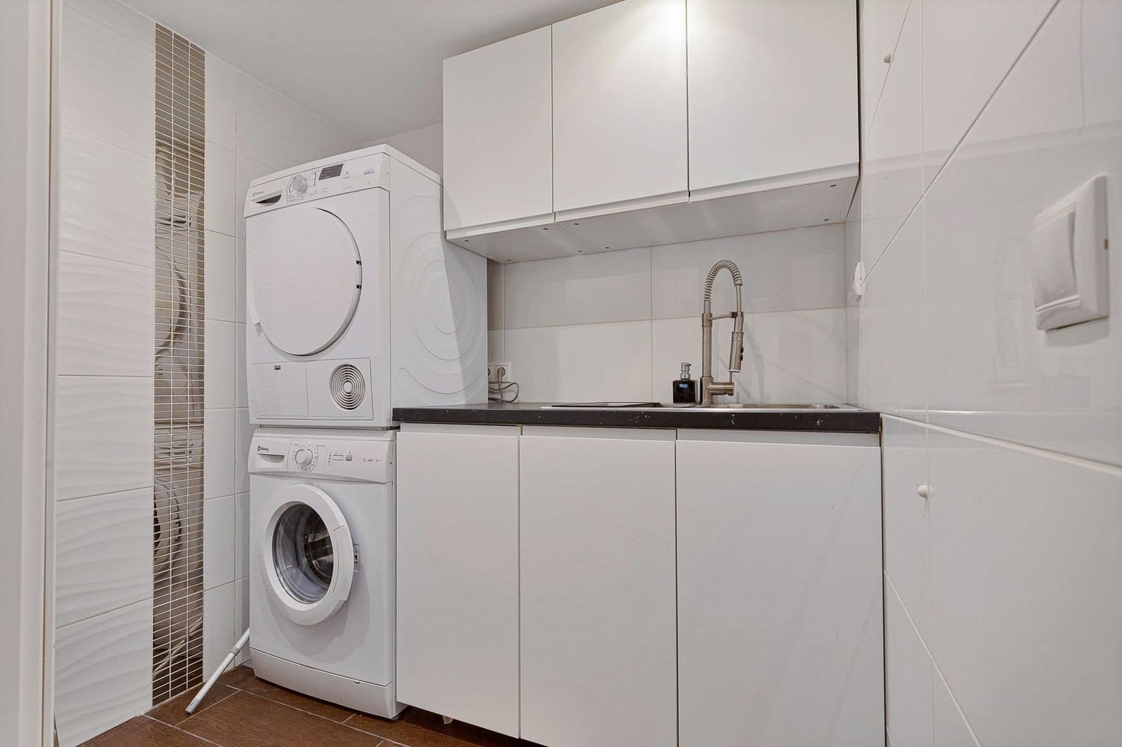 6 bedroom Villa for sale in Mijas Costa with pool garage - € 1,625,000 (Ref: 8946200)