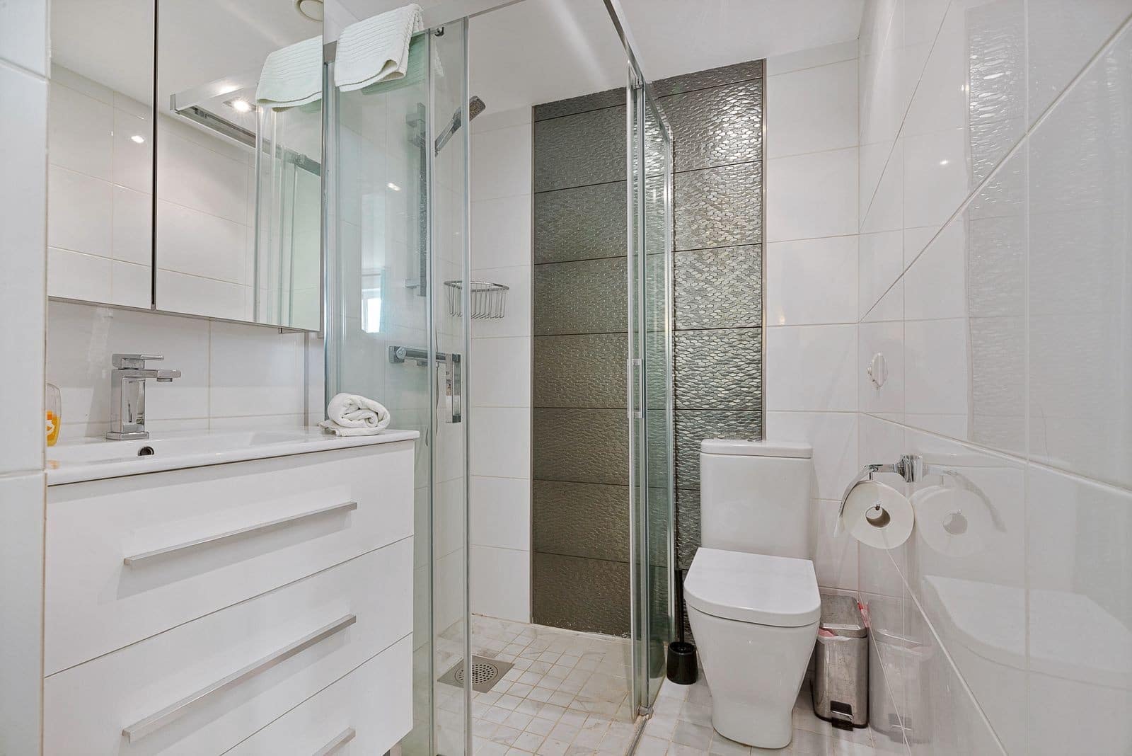 6 bedroom Villa for sale in Mijas Costa with pool garage - € 1,625,000 (Ref: 8946200)