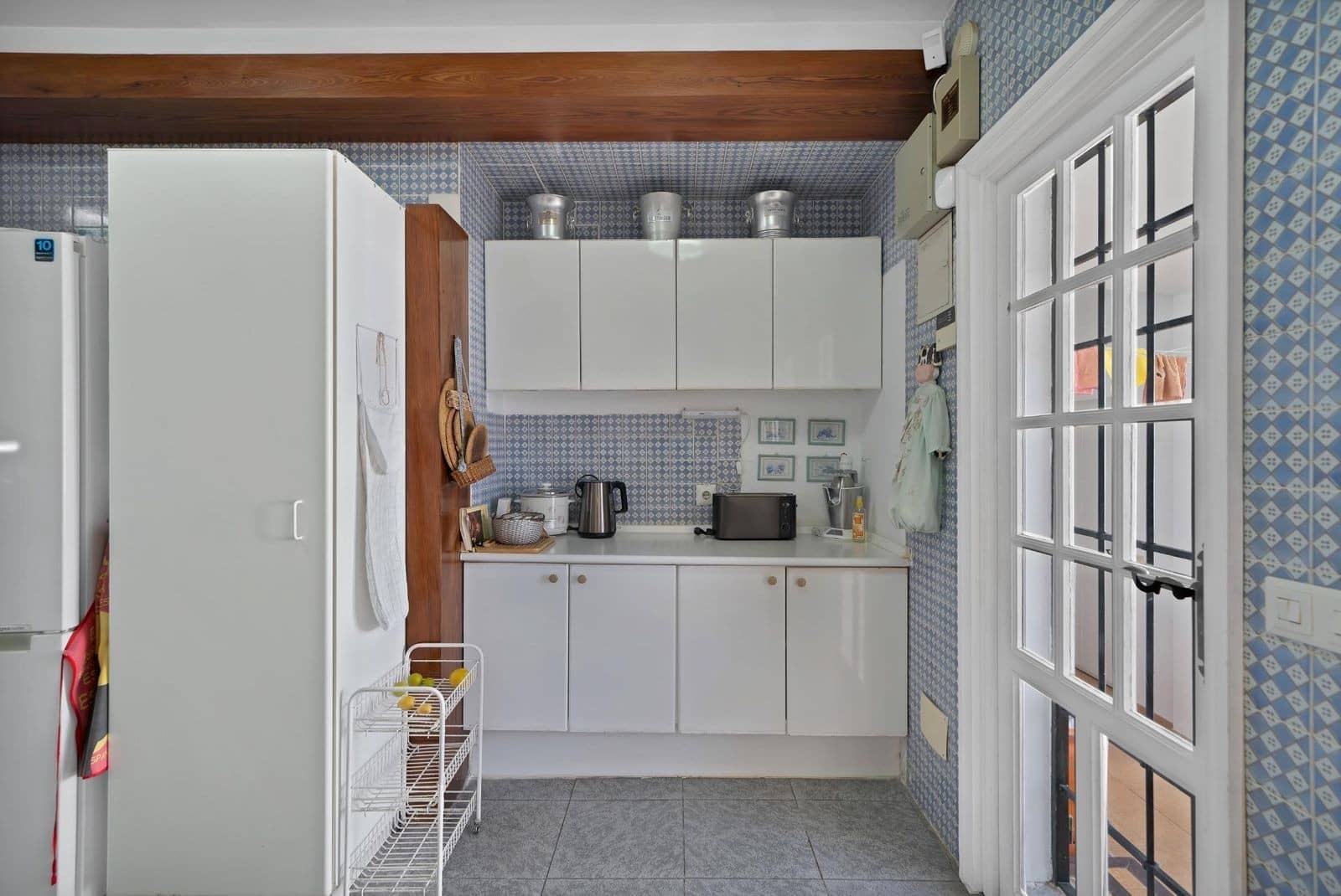 6 bedroom Villa for sale in Nueva Andalucia with pool garage - € 3,150,000 (Ref: 8950711)