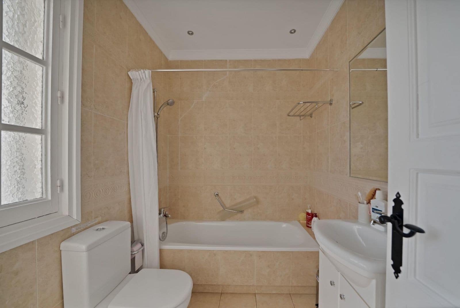 6 bedroom Villa for sale in Nueva Andalucia with pool garage - € 3,150,000 (Ref: 8950711)