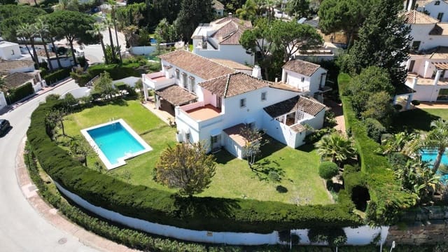 6 slaapkamer Villa te koop in Nueva Andalucia, Marbella met zwembad garage - € 3.150.000 (Ref: 8950711)