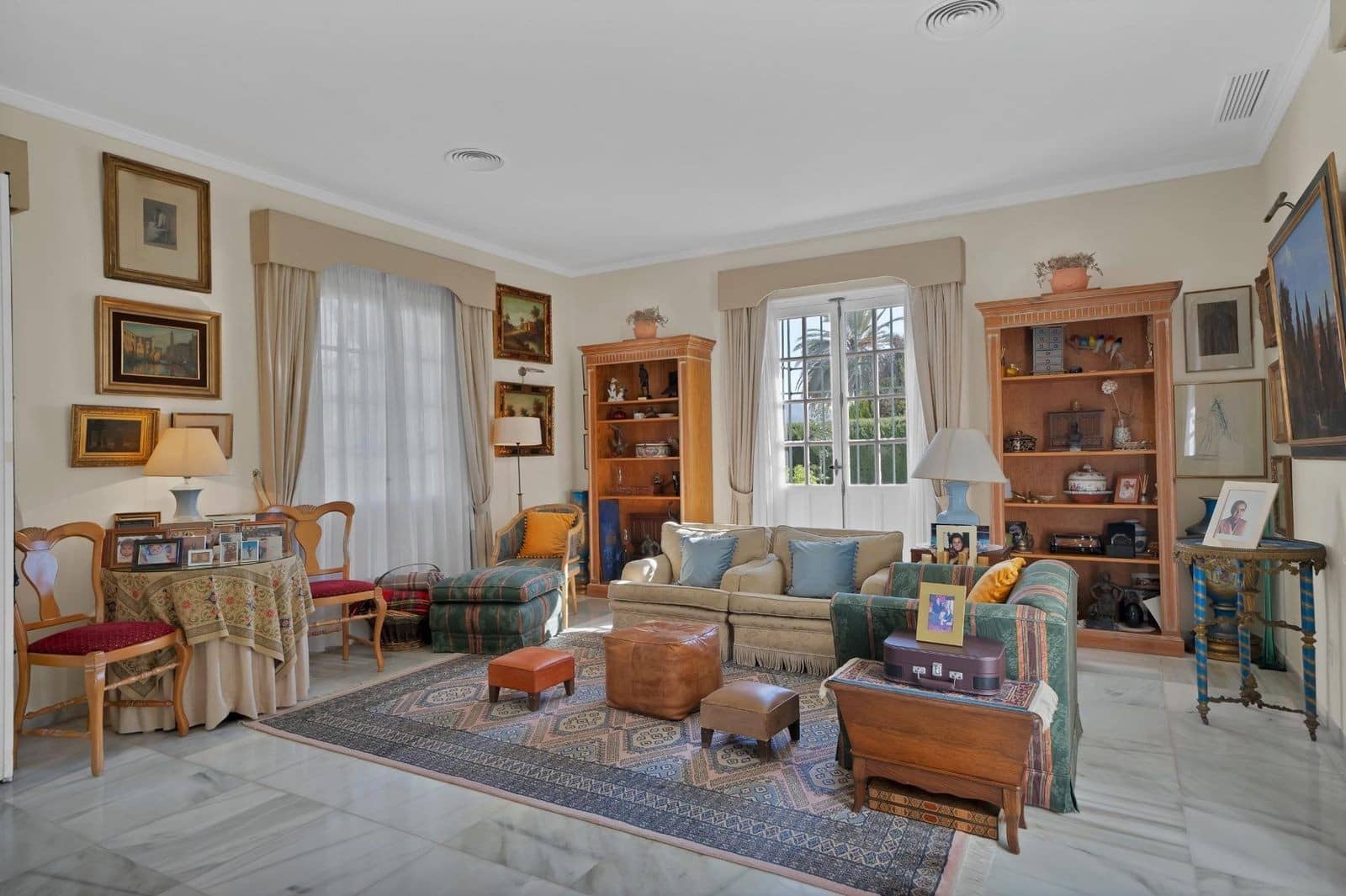 6 bedroom Villa for sale in Nueva Andalucia with pool garage - € 2,950,000 (Ref: 8950711)