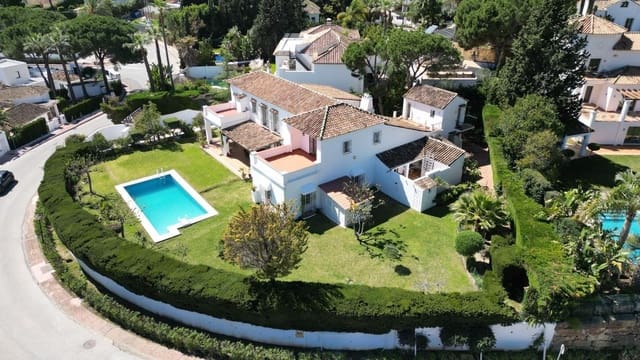 6 slaapkamer Villa te koop in Nueva Andalucia, Marbella met zwembad garage - € 2.950.000 (Ref: 8950711)