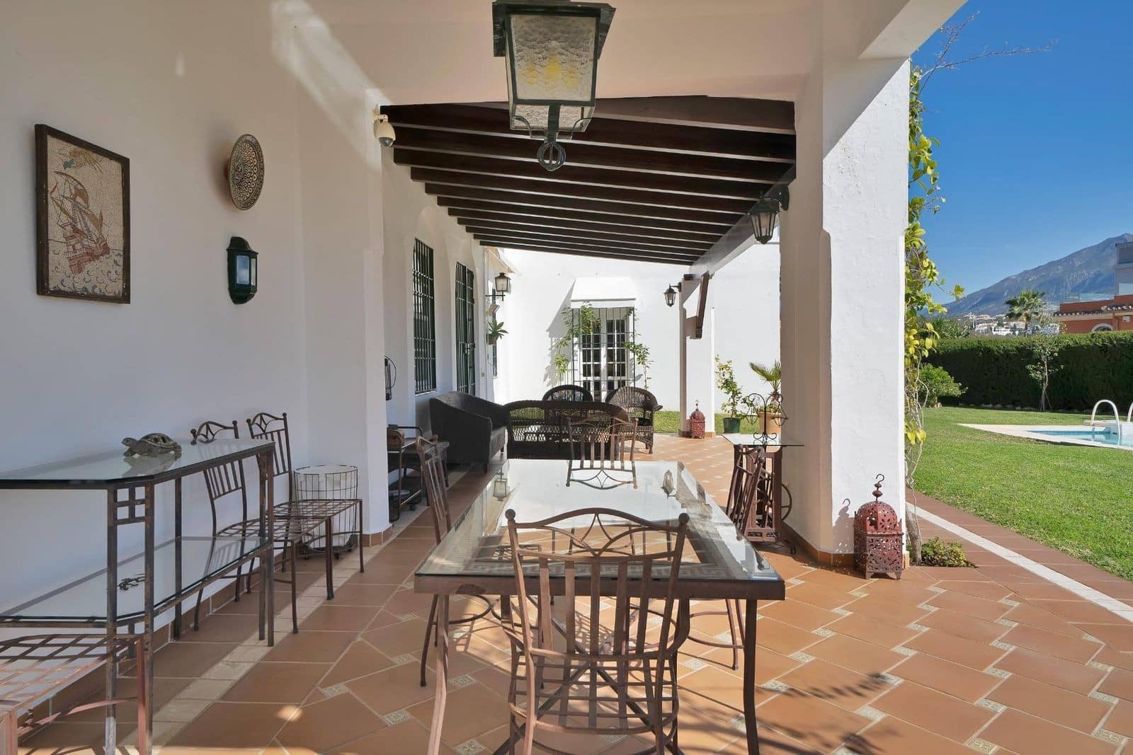 6 bedroom Villa for sale in Nueva Andalucia with pool garage - € 2,950,000 (Ref: 8950711)