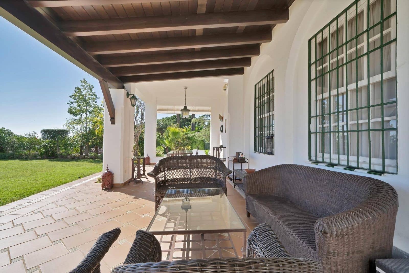 6 bedroom Villa for sale in Nueva Andalucia with pool garage - € 2,950,000 (Ref: 8950711)