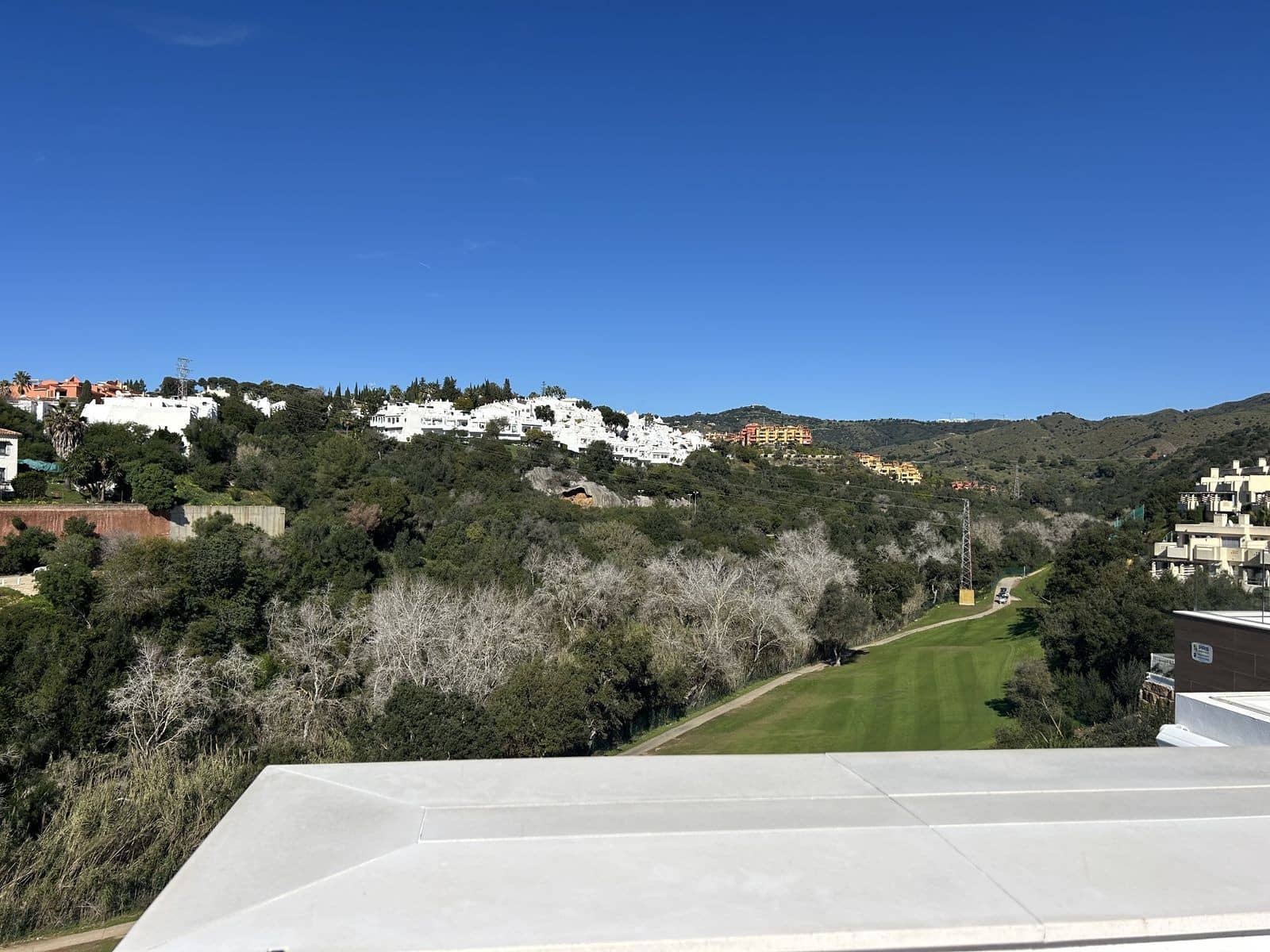 2 bedroom Penthouse for sale in Marbella with pool garage - € 798,000 (Ref: 8950714)