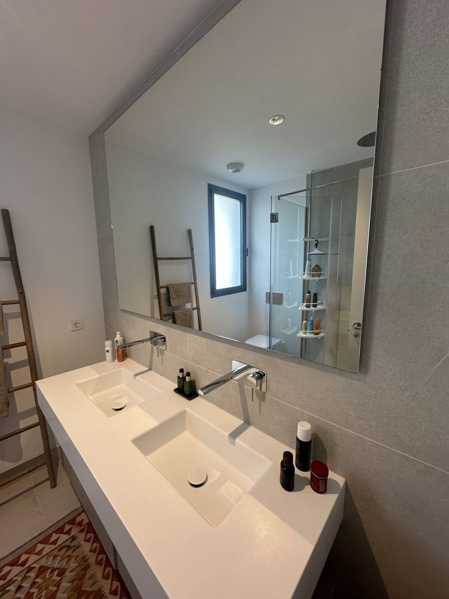 2 bedroom Penthouse for sale in Marbella with pool garage - € 798,000 (Ref: 8950714)