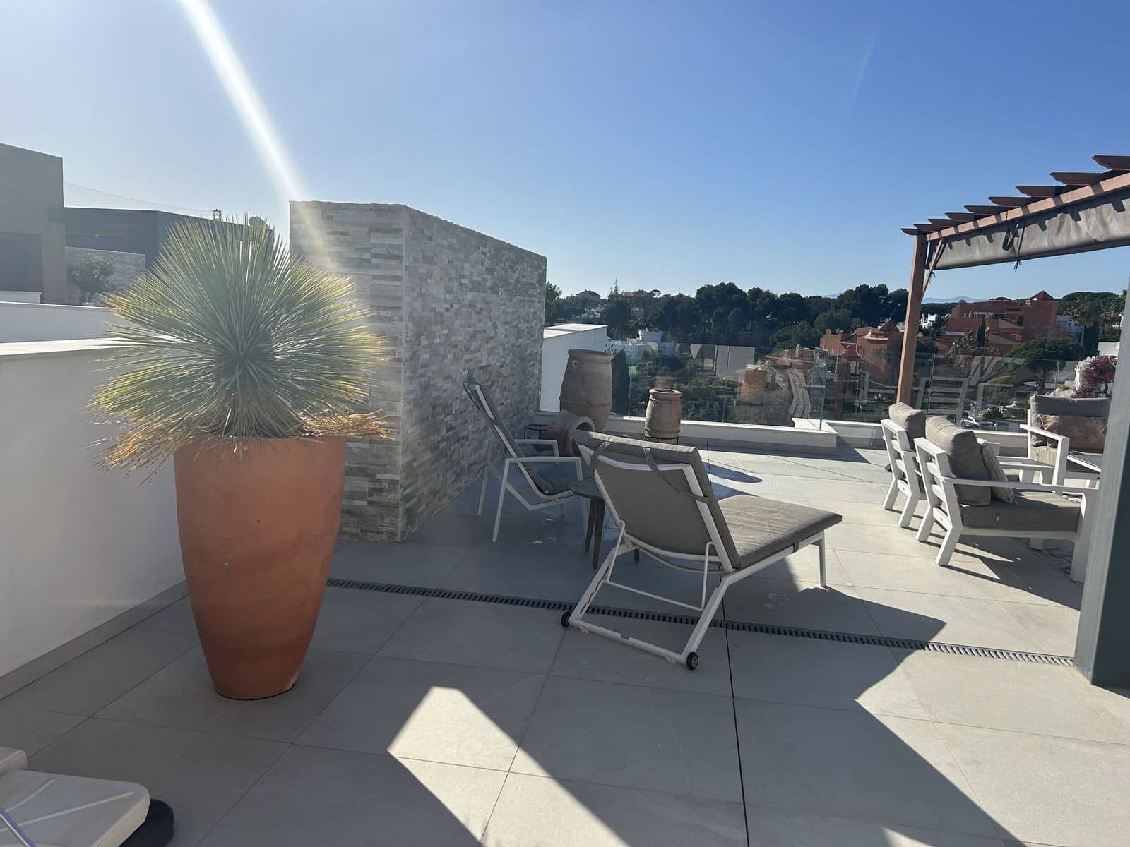 2 bedroom Penthouse for sale in Marbella with pool garage - € 798,000 (Ref: 8950714)