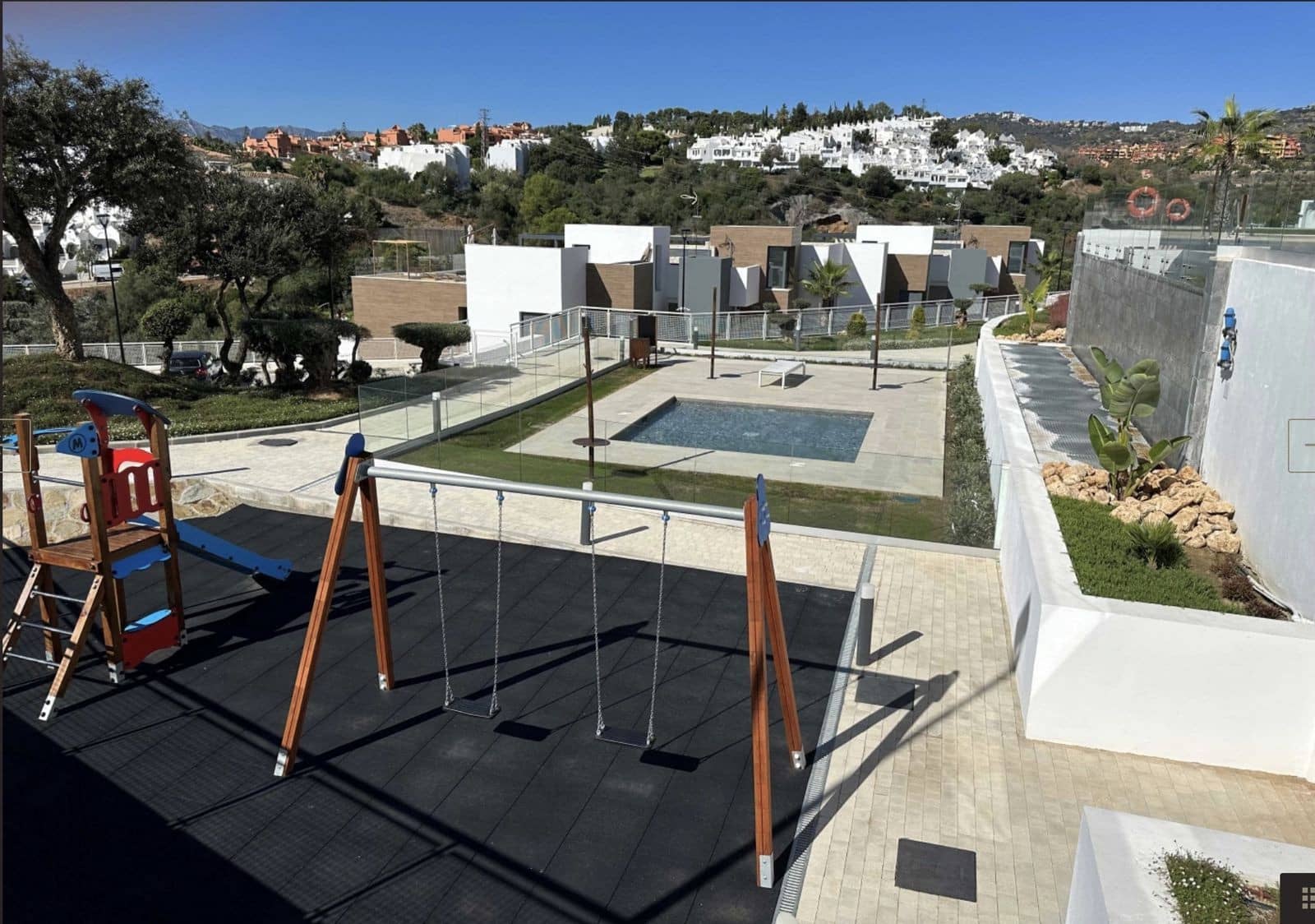 2 bedroom Penthouse for sale in Marbella with pool garage - € 798,000 (Ref: 8950714)