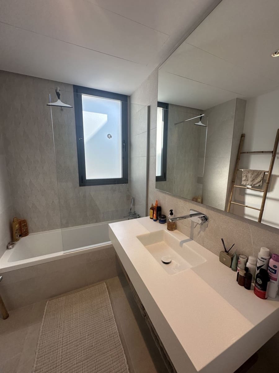 2 bedroom Penthouse for sale in Marbella with pool garage - € 798,000 (Ref: 8950714)