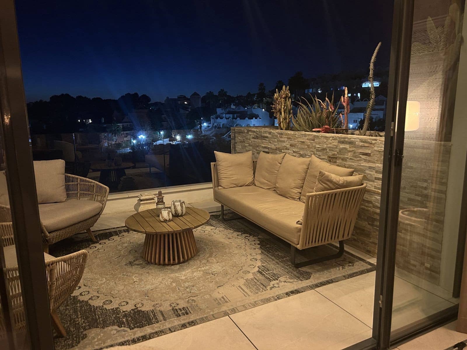 2 bedroom Penthouse for sale in Marbella with pool garage - € 798,000 (Ref: 8950714)