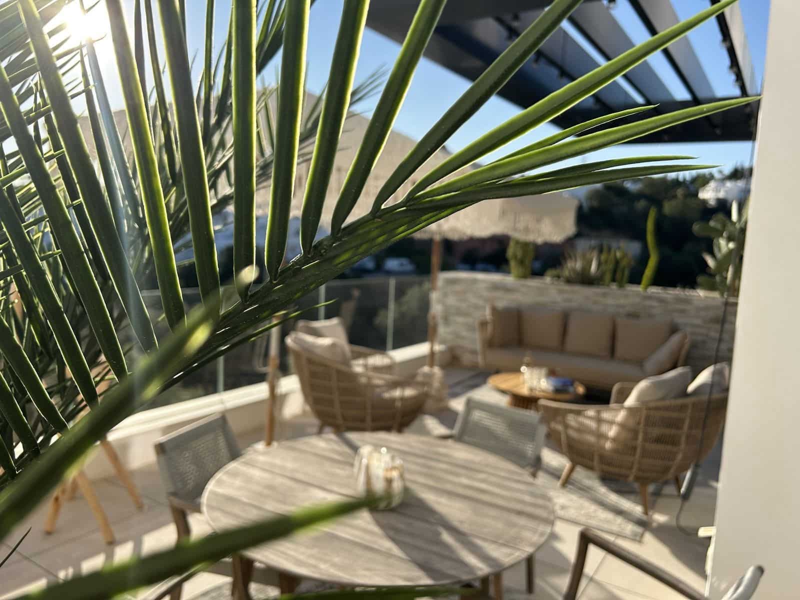 2 bedroom Penthouse for sale in Marbella with pool garage - € 798,000 (Ref: 8950714)