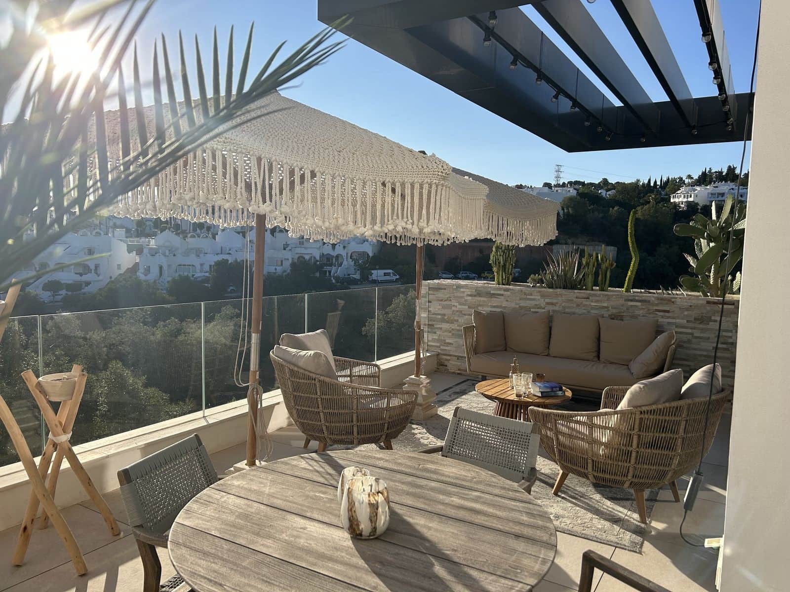 2 bedroom Penthouse for sale in Marbella with pool garage - € 798,000 (Ref: 8950714)