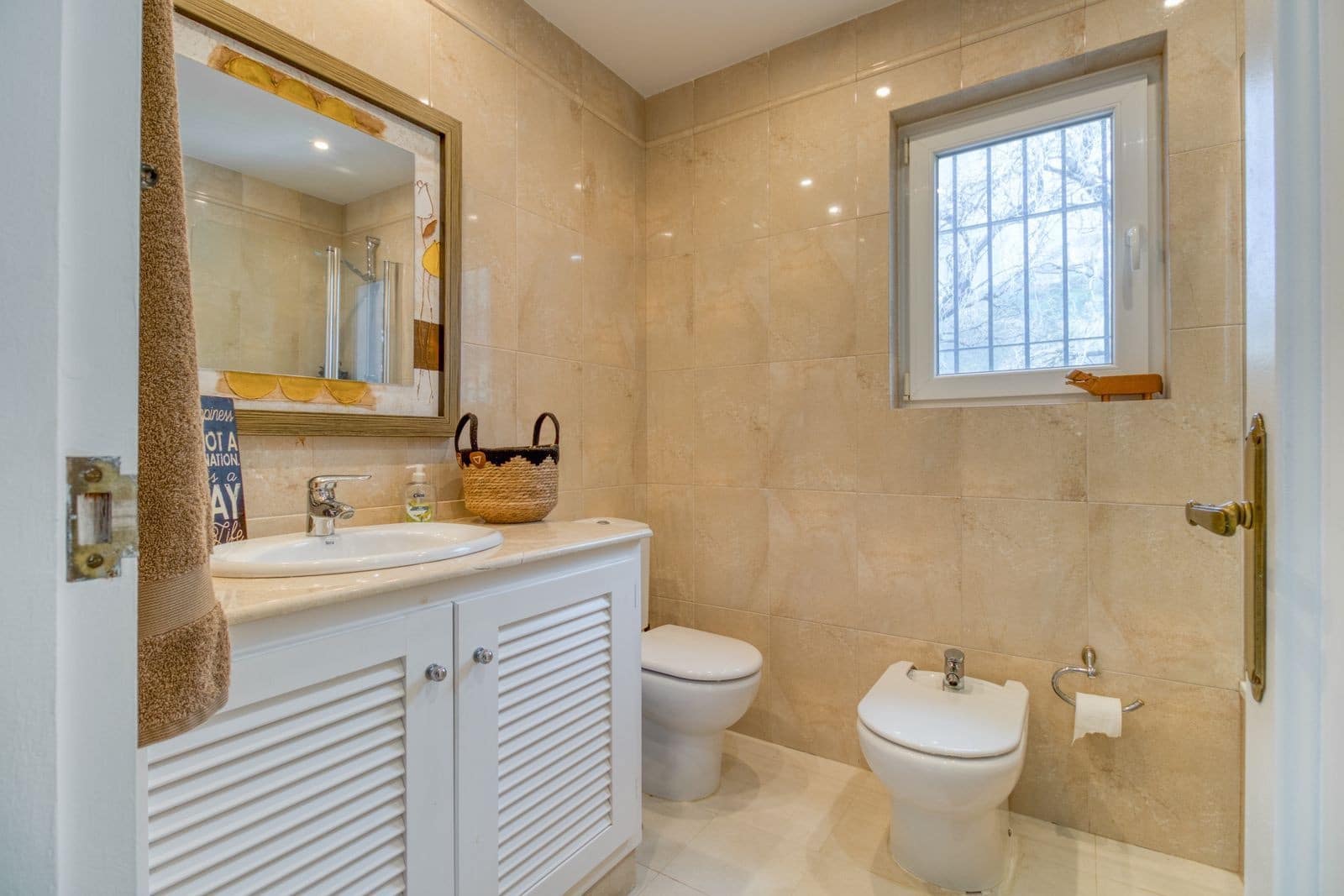 5 bedroom Villa for sale in Mijas with pool garage - € 1,345,000 (Ref: 8952629)