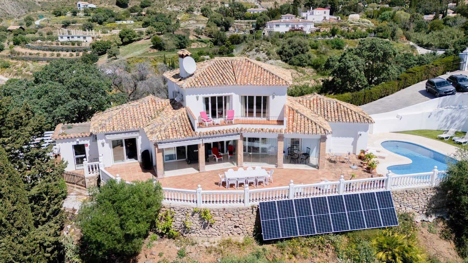 5 bedroom Villa for sale in Mijas with pool garage - € 1,345,000 (Ref: 8952629)