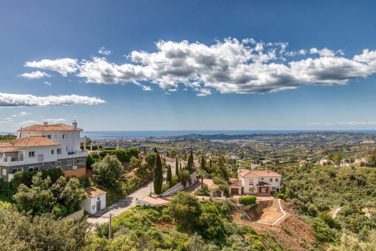 5 bedroom Villa for sale in Mijas with pool garage - € 1,345,000 (Ref: 8952629)
