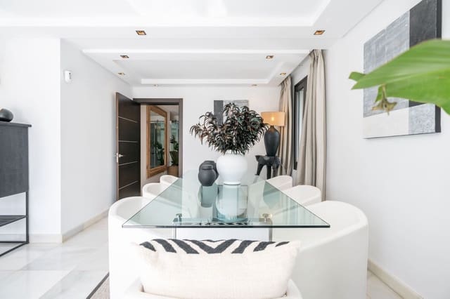 5 soveværelse Villa til salg i Nueva Andalucia, Marbella med swimmingpool garage - € 4.500.000 (Ref: 8957210)