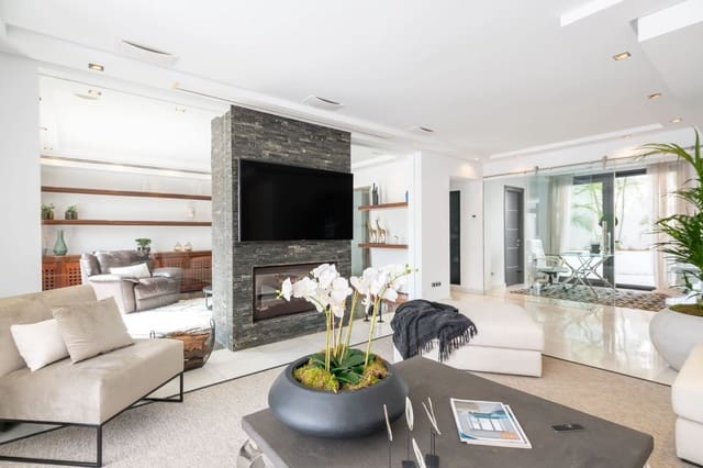 5 soveværelse Villa til salg i Nueva Andalucia, Marbella med swimmingpool garage - € 4.500.000 (Ref: 8957210)