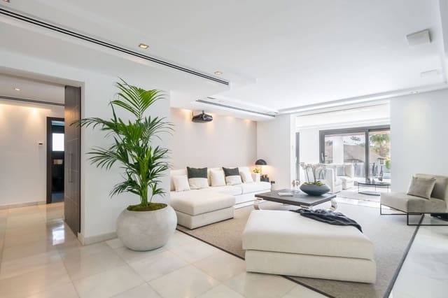 Chalet de 5 habitaciones en Nueva Andalucia, Marbella en venta con piscina garaje - 4.500.000 € (Ref: 8957210)
