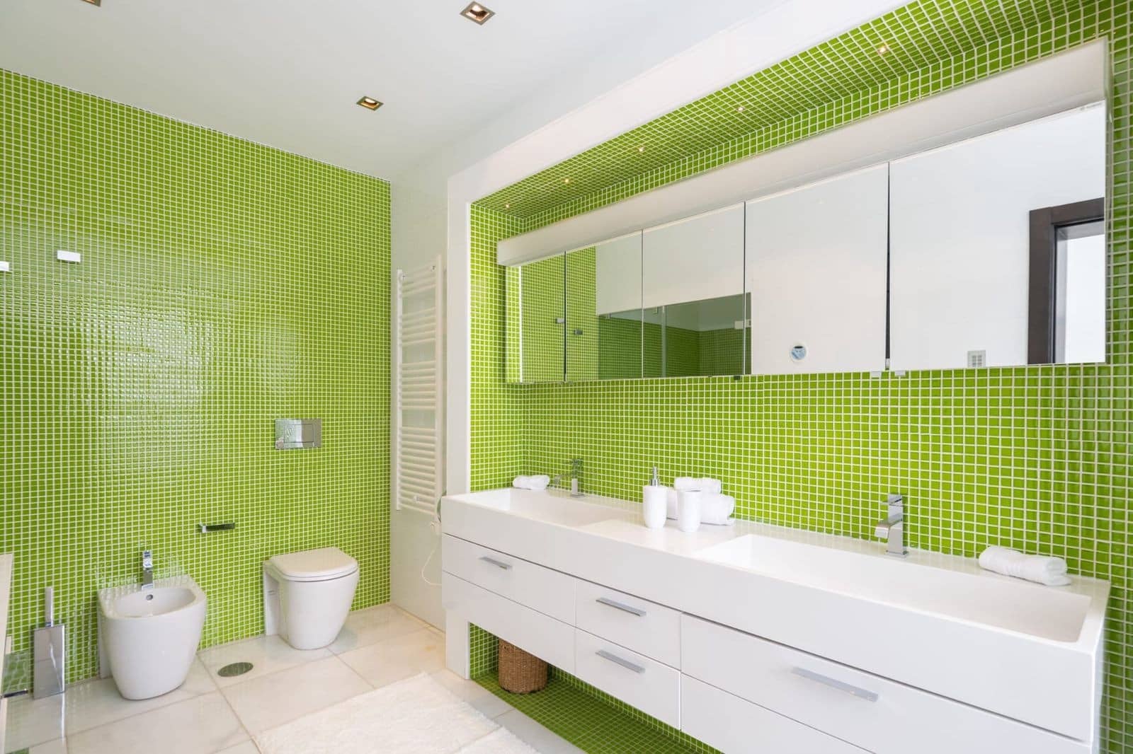 5 slaapkamer Villa te koop in Nueva Andalucia met zwembad garage - € 4.500.000 (Ref: 8957210)