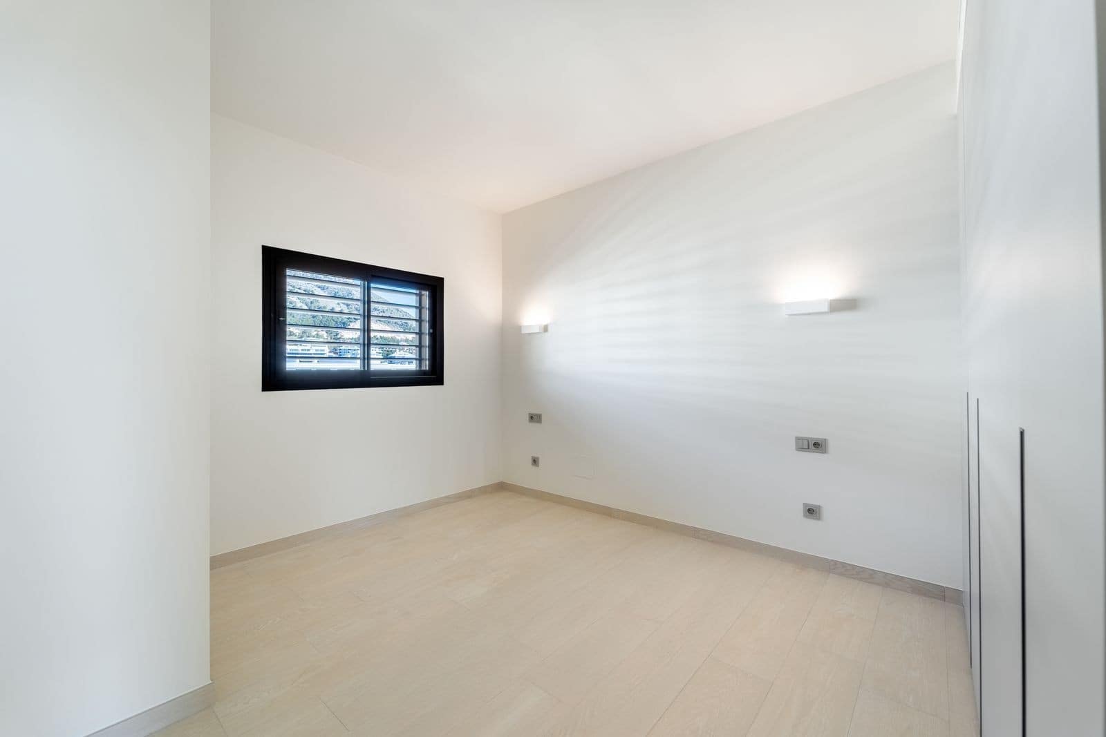 3 bedroom Apartment for sale in Fuengirola with pool garage - € 795,000 (Ref: 8961699)