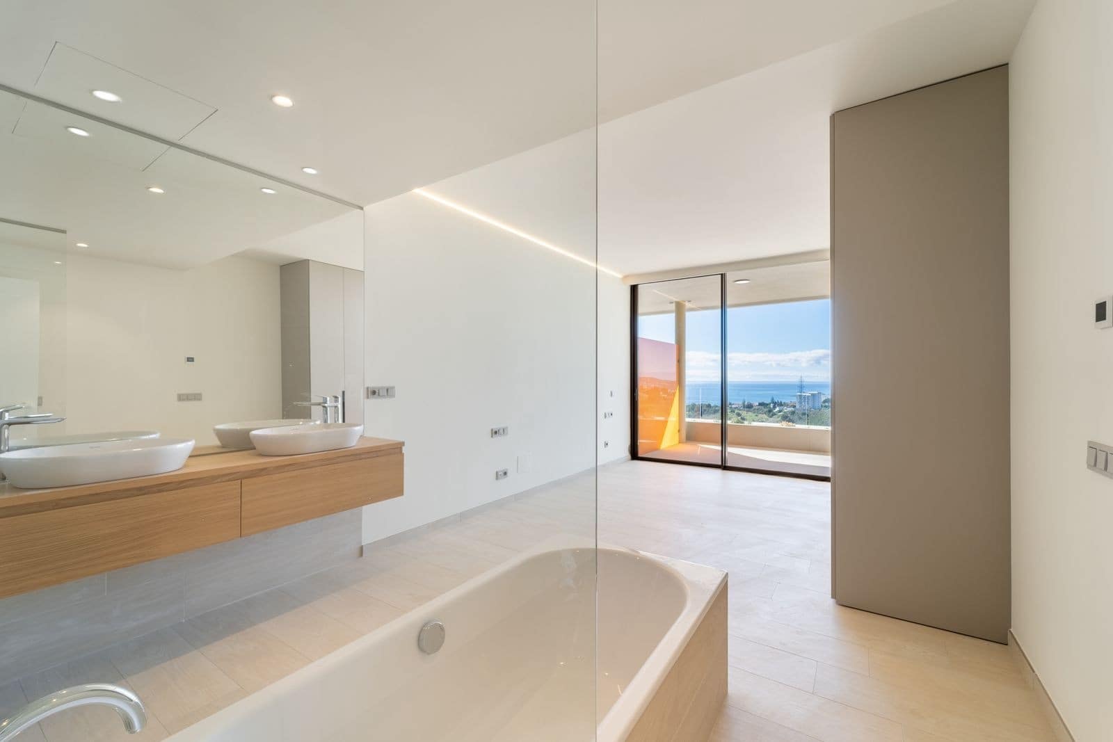 3 bedroom Apartment for sale in Fuengirola with pool garage - € 795,000 (Ref: 8961699)