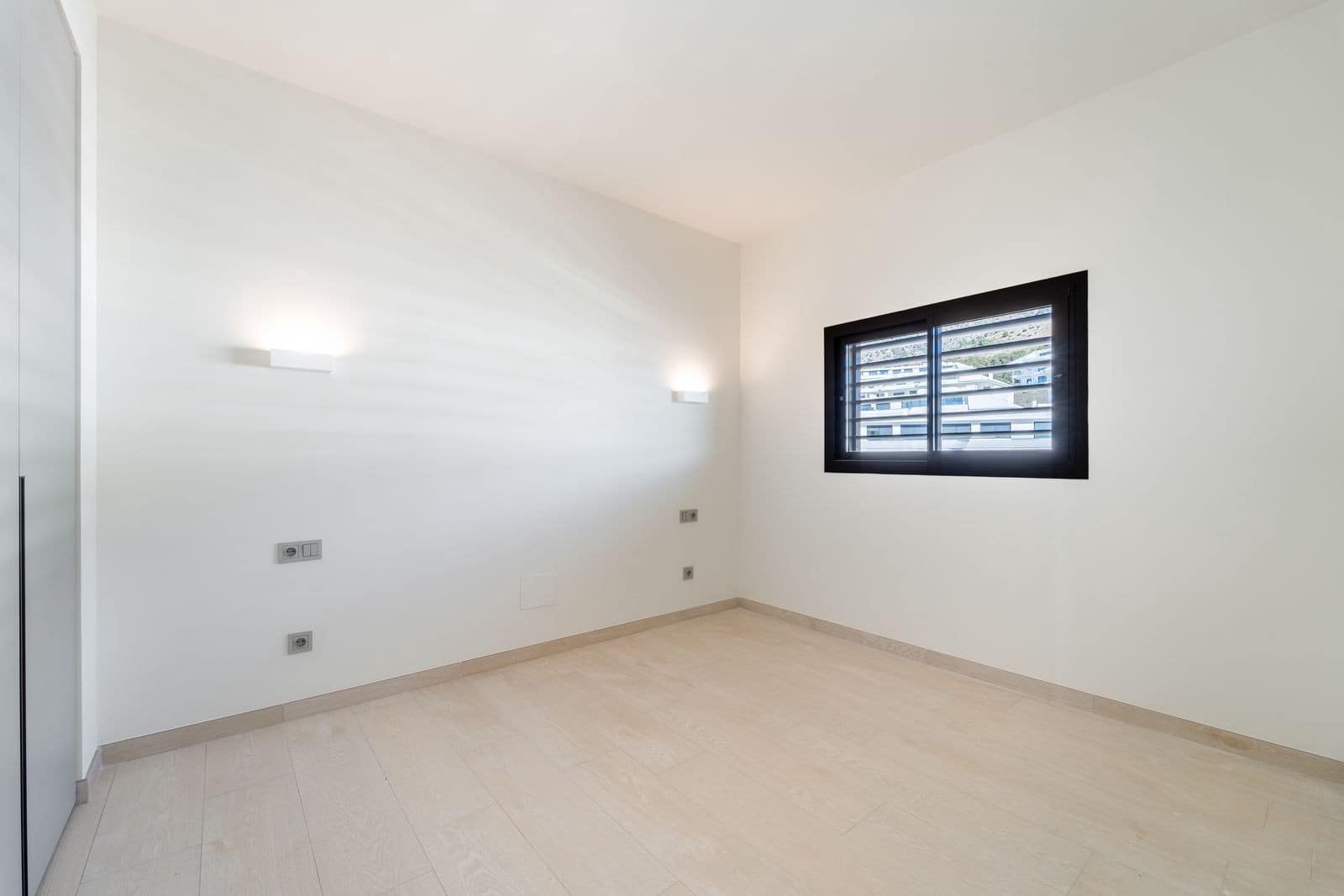 3 bedroom Apartment for sale in Fuengirola with pool garage - € 795,000 (Ref: 8961699)