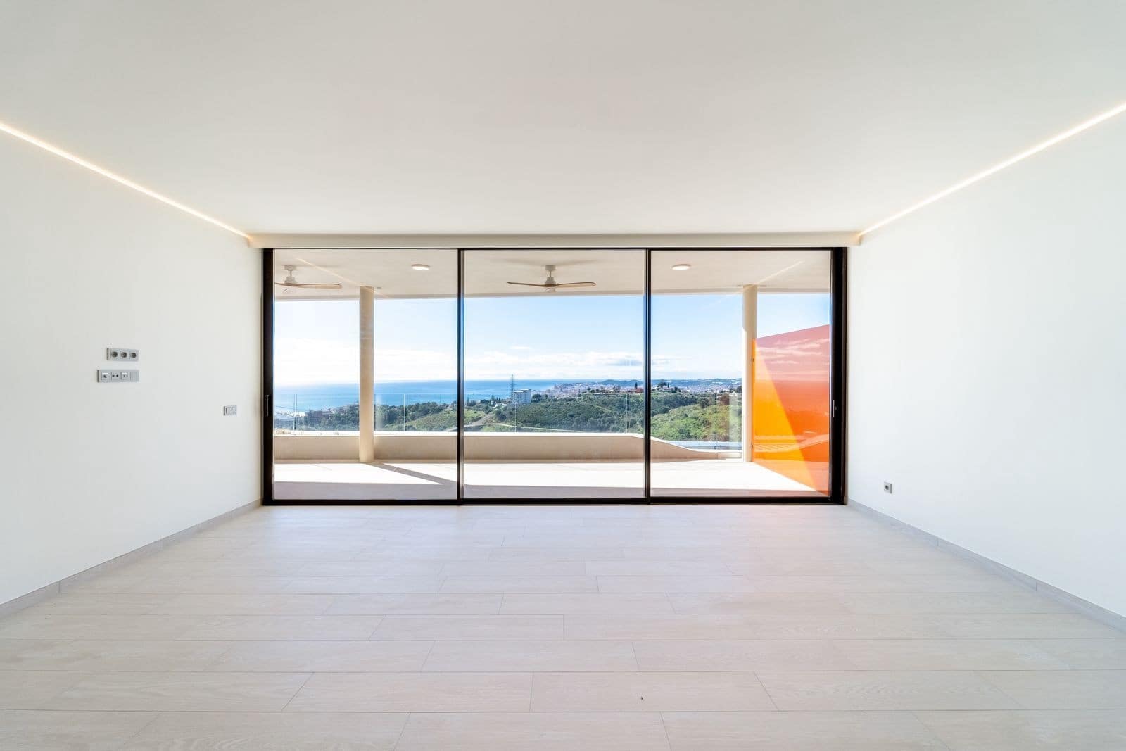 3 bedroom Apartment for sale in Fuengirola with pool garage - € 795,000 (Ref: 8961699)