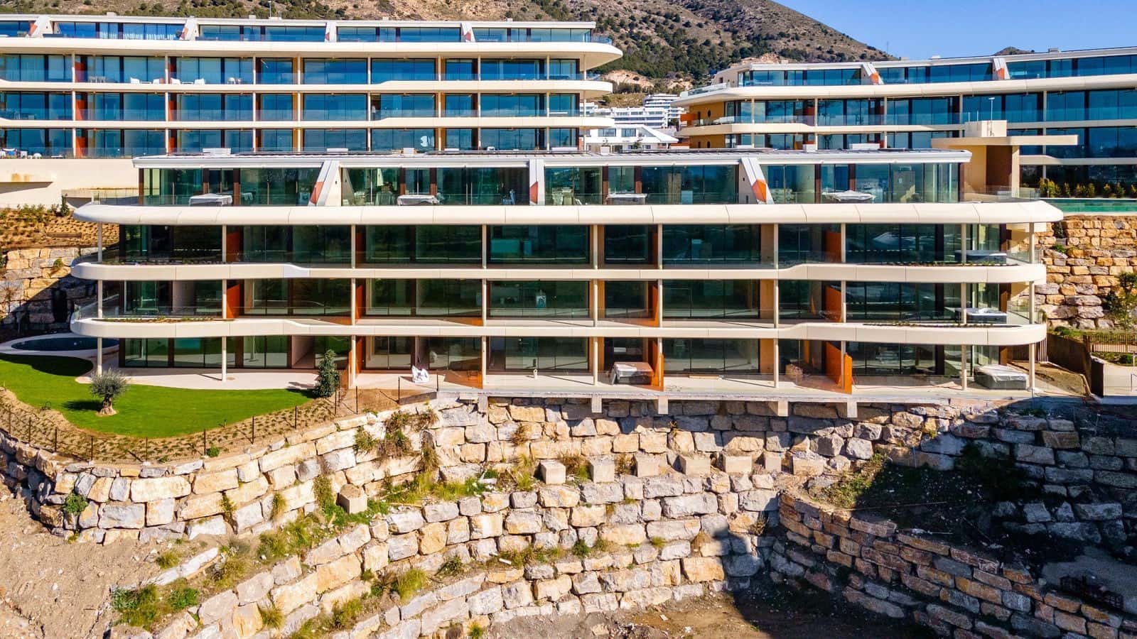 3 bedroom Apartment for sale in Fuengirola with pool garage - € 795,000 (Ref: 8961699)