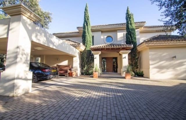 5 bedroom Villa for sale in Sotogrande, San Roque with pool garage - € 2,500,000 (Ref: 8961701)