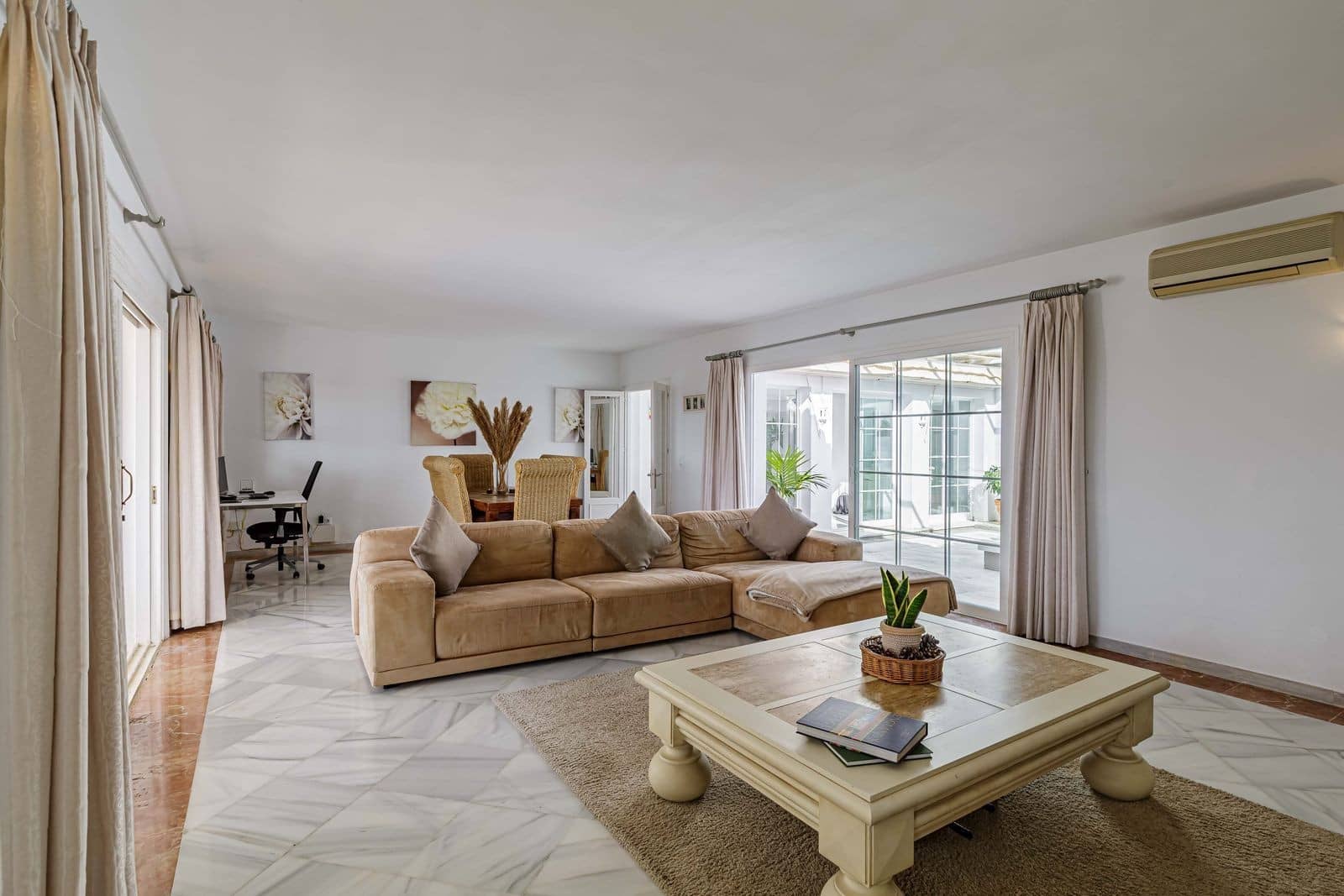5 Zimmer Villa zu verkaufen in Benahavis mit Pool Garage - 1.750.000 € (Ref: 8961703)