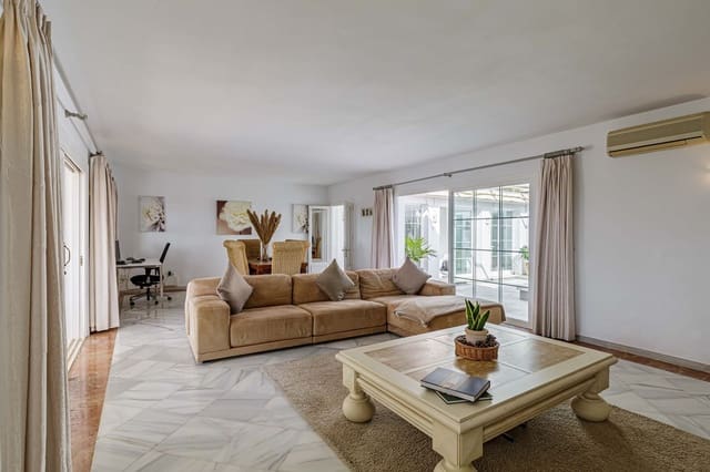 5 Zimmer Villa zu verkaufen in Benahavís mit Pool Garage - 1.750.000 € (Ref: 8961703)