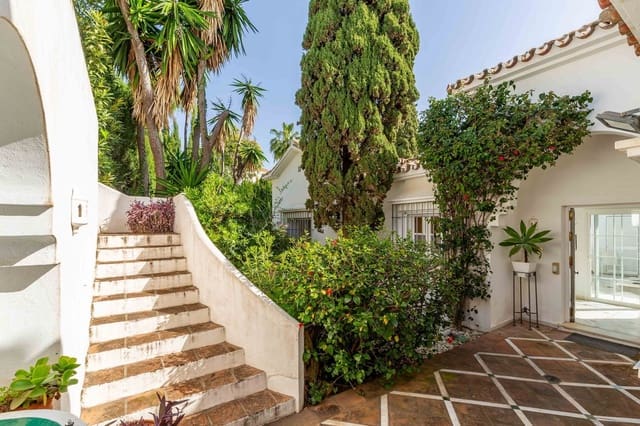 5 Zimmer Villa zu verkaufen in Benahavís mit Pool Garage - 1.750.000 € (Ref: 8961703)