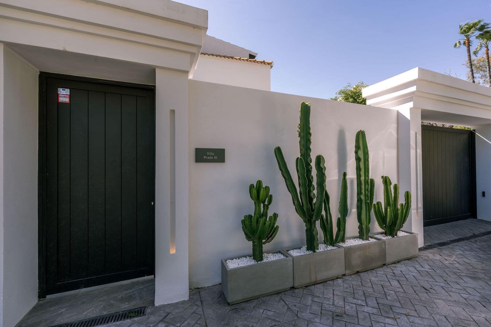 5 bedroom Villa for sale in Nueva Andalucia with pool garage - € 4,850,000 (Ref: 8970481)