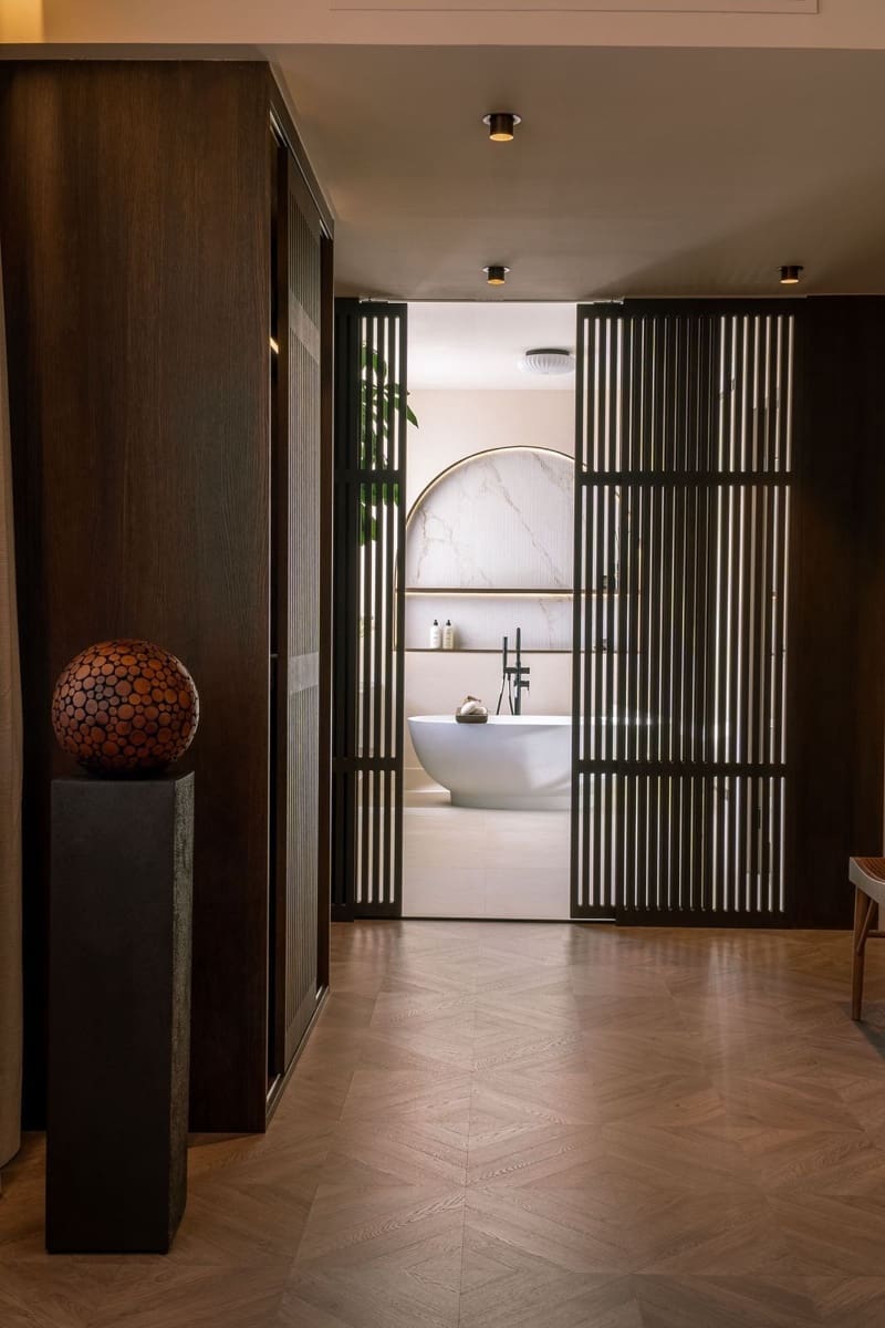 5 bedroom Villa for sale in Nueva Andalucia with pool garage - € 4,850,000 (Ref: 8970481)