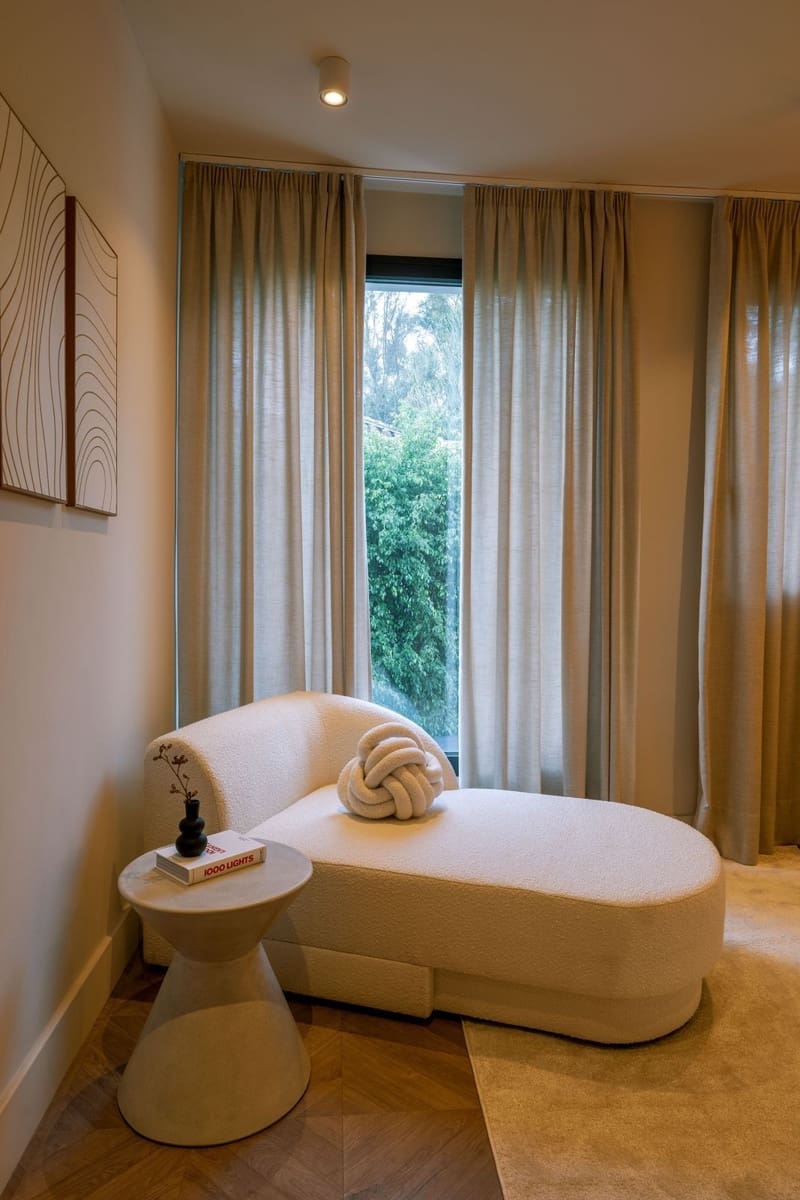 5 bedroom Villa for sale in Nueva Andalucia with pool garage - € 4,850,000 (Ref: 8970481)