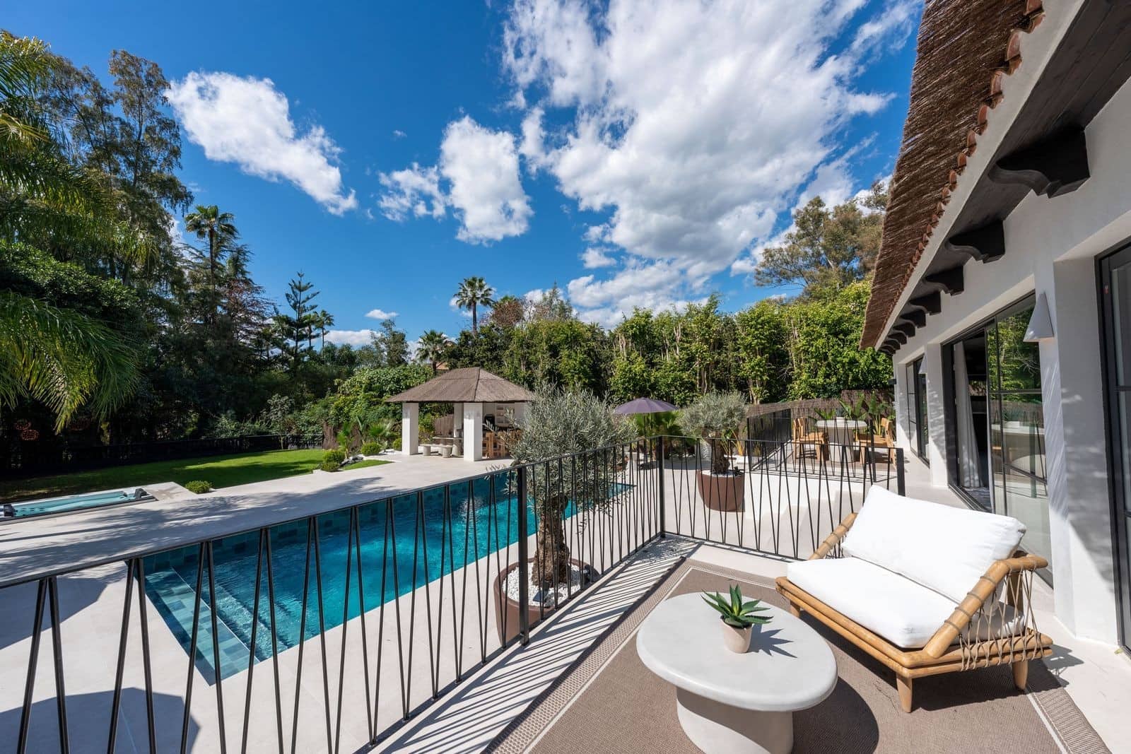 5 bedroom Villa for sale in Nueva Andalucia with pool garage - € 4,850,000 (Ref: 8970481)