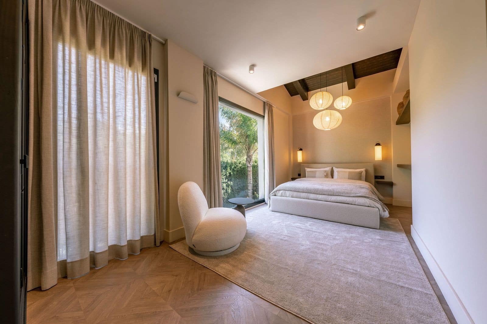 5 bedroom Villa for sale in Nueva Andalucia with pool garage - € 4,850,000 (Ref: 8970481)