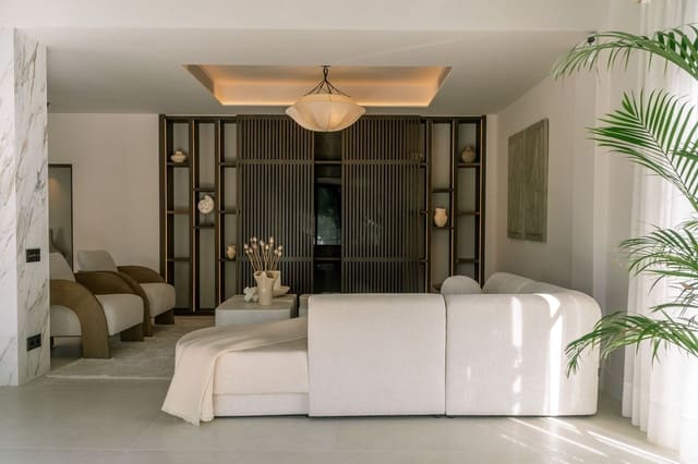 5 sovrum Villa till salu i Nueva Andalucia, Marbella med pool garage - 4 850 000 € (Ref: 8970481)