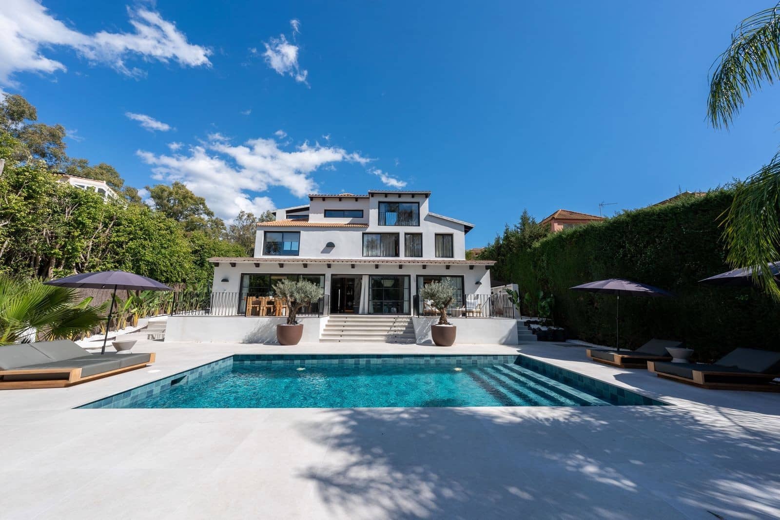 5 bedroom Villa for sale in Nueva Andalucia with pool garage - € 4,290,000 (Ref: 8970481)