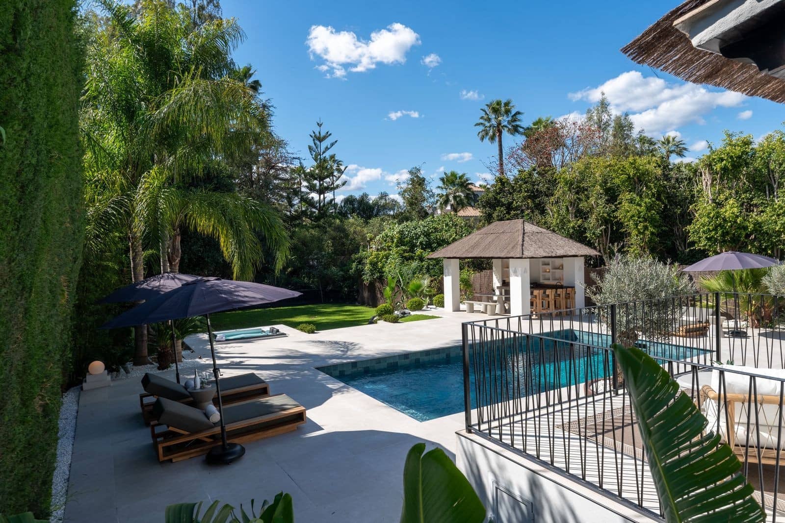5 bedroom Villa for sale in Nueva Andalucia with pool garage - € 4,290,000 (Ref: 8970481)