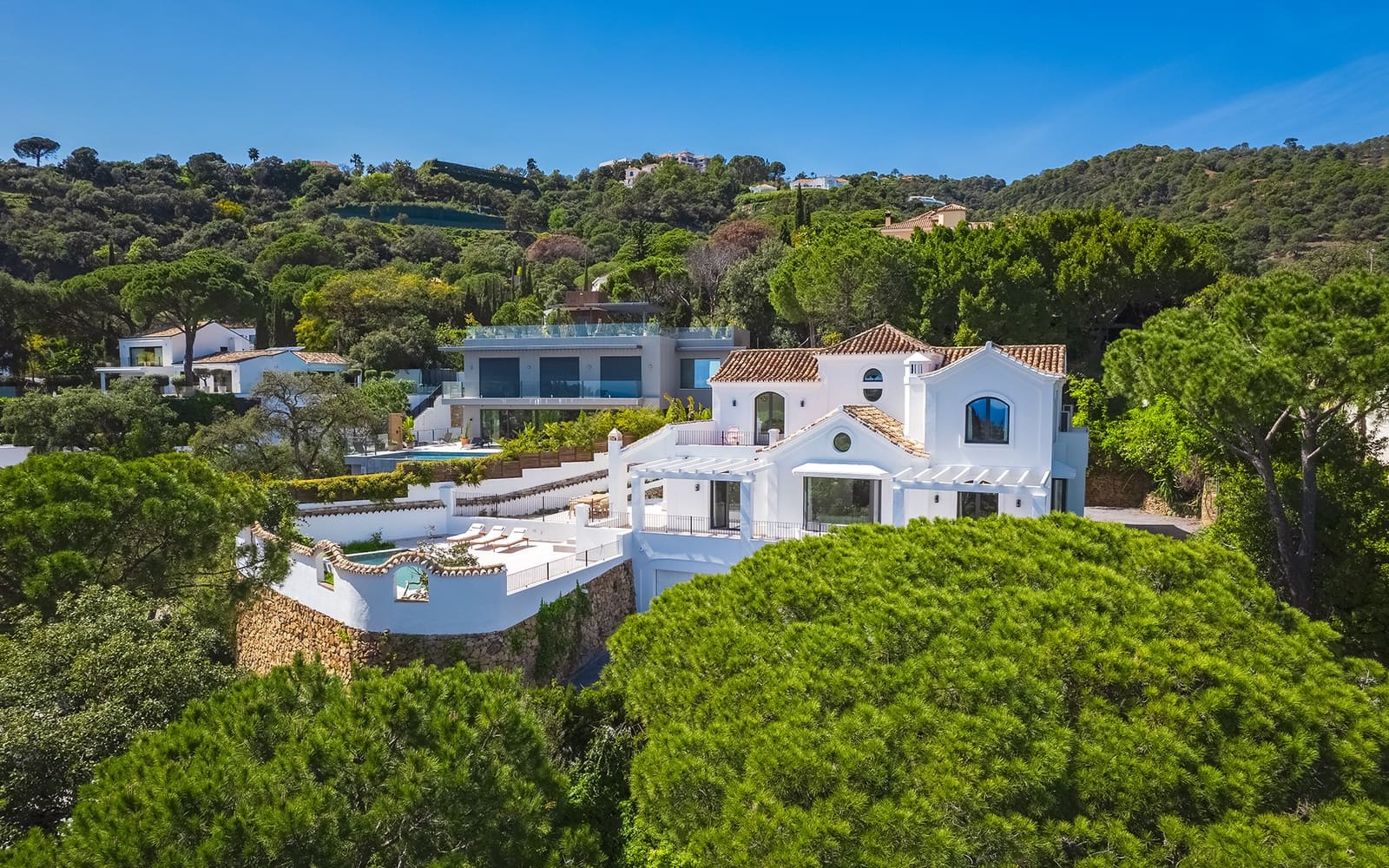 5 bedroom Villa for sale in Benahavis with pool garage - € 4,295,000 (Ref: 8970482)