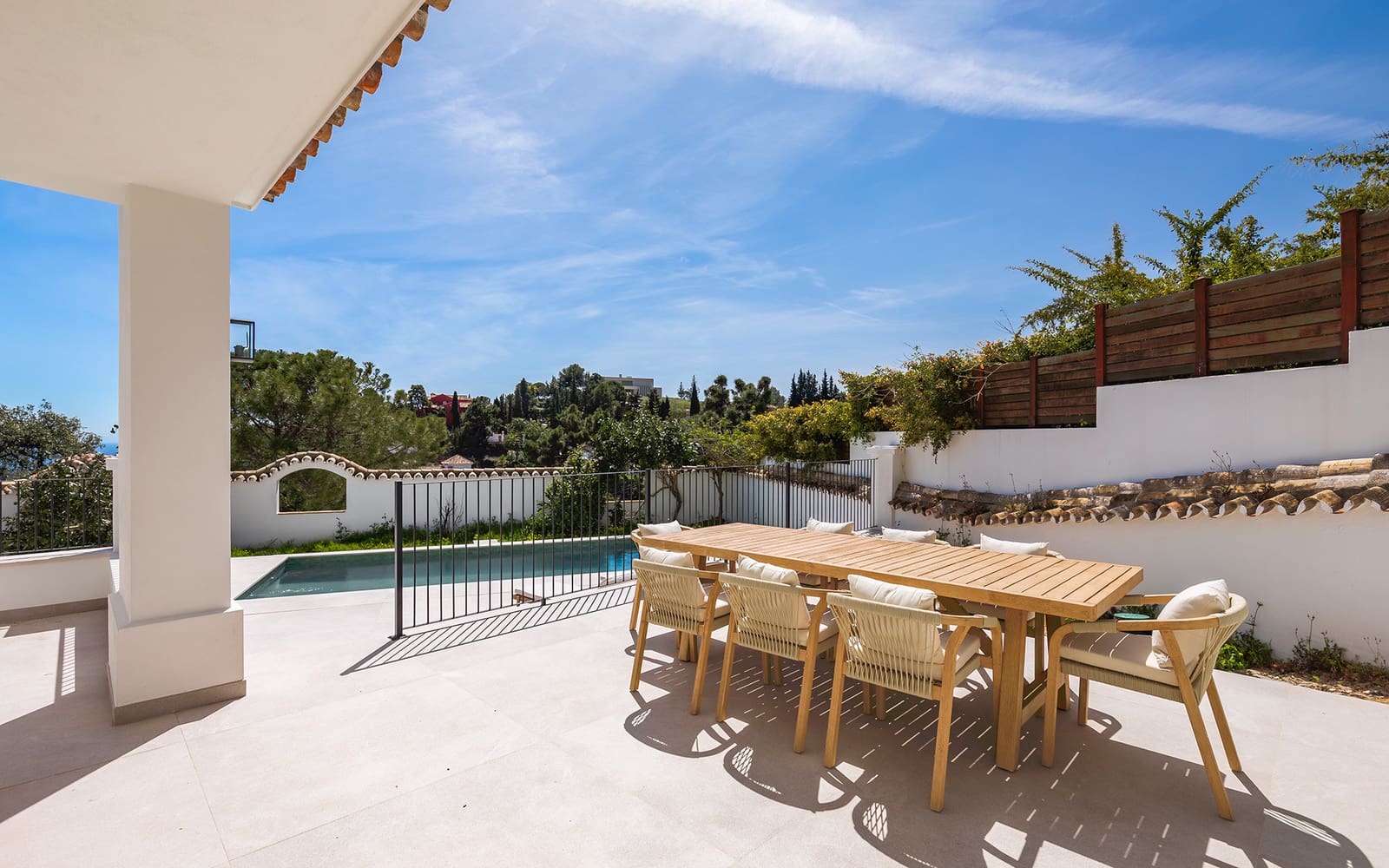 5 bedroom Villa for sale in Benahavis with pool garage - € 4,295,000 (Ref: 8970482)