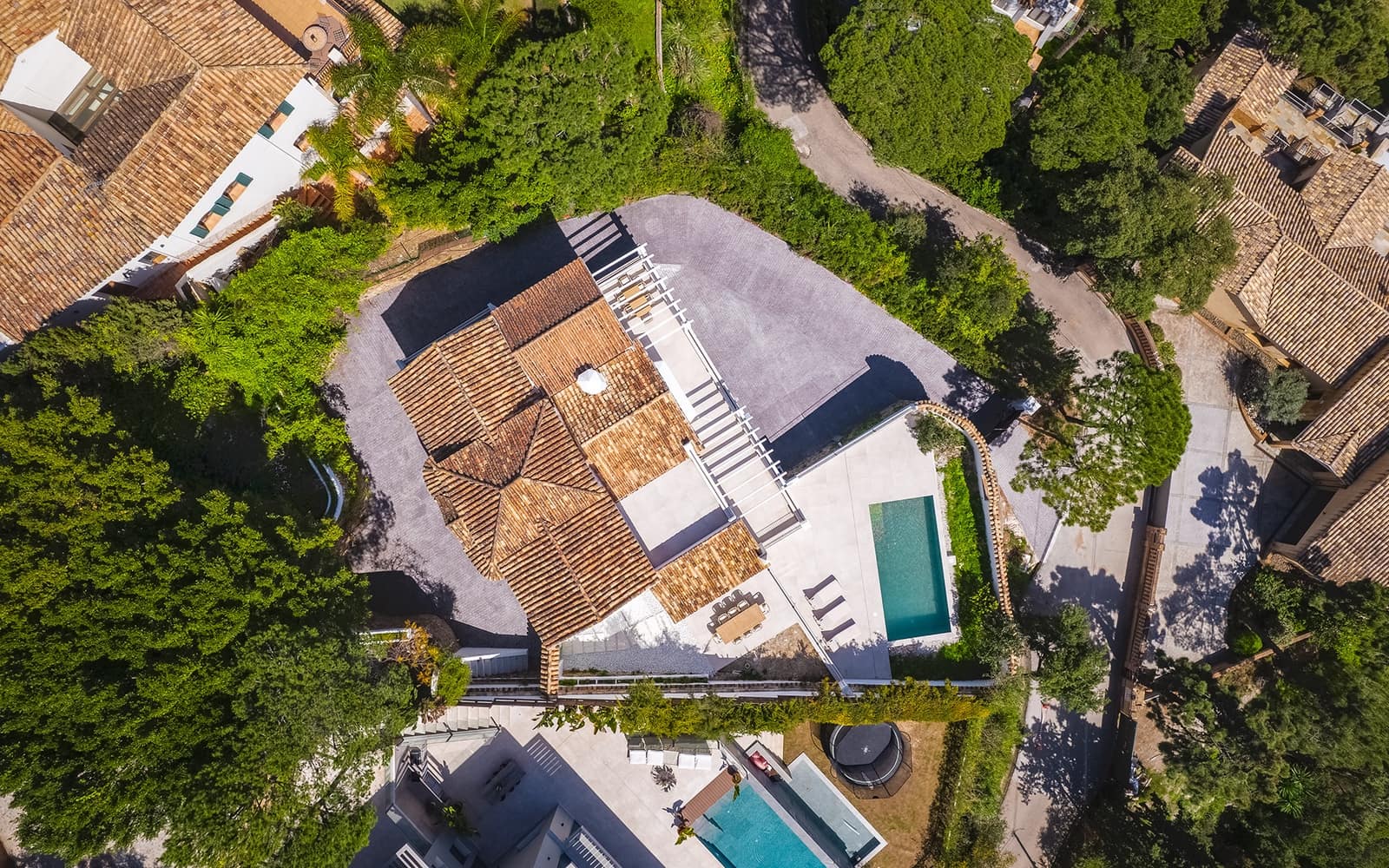 5 bedroom Villa for sale in Benahavis with pool garage - € 4,295,000 (Ref: 8970482)