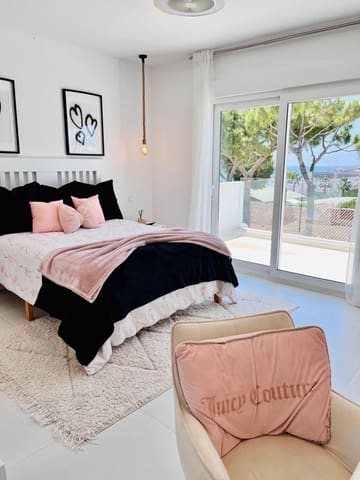 Chalet de 4 habitaciones en La Cala de Mijas, Mijas en venta con piscina garaje - 1.975.000 € (Ref: 8976251)