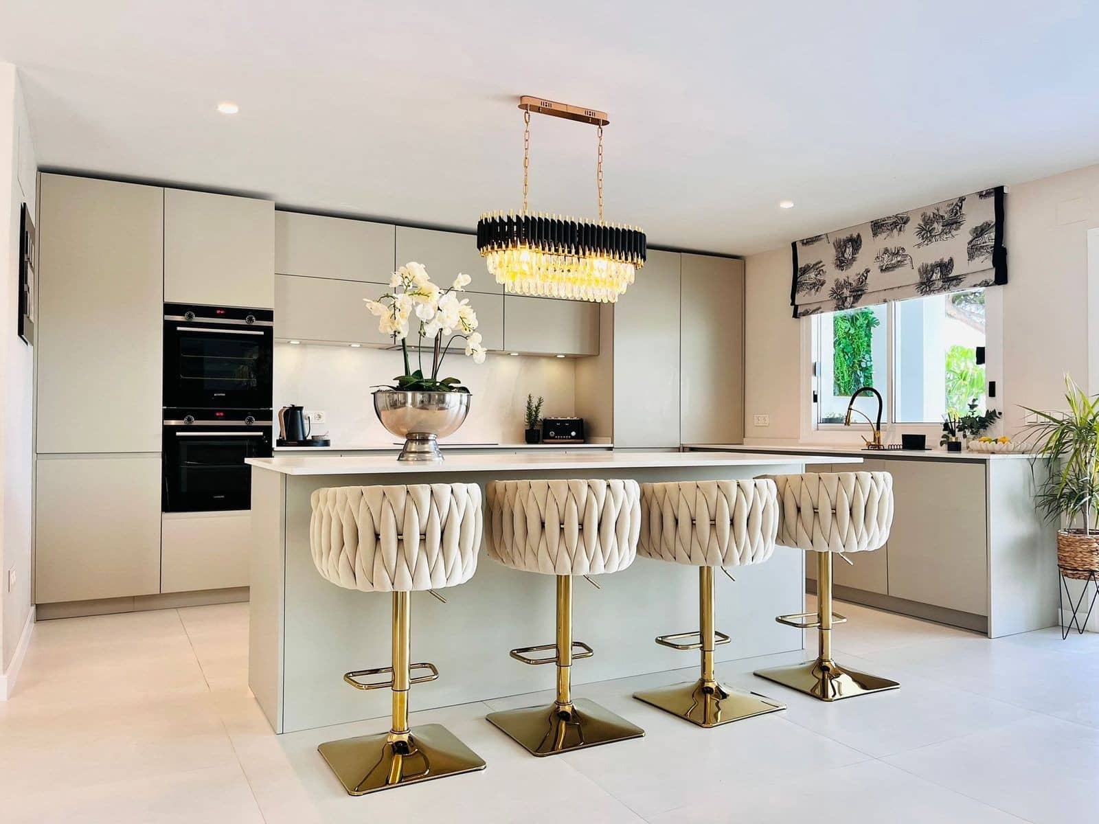 4 bedroom Villa for sale in La Cala de Mijas with pool garage - € 1,795,000 (Ref: 8976251)