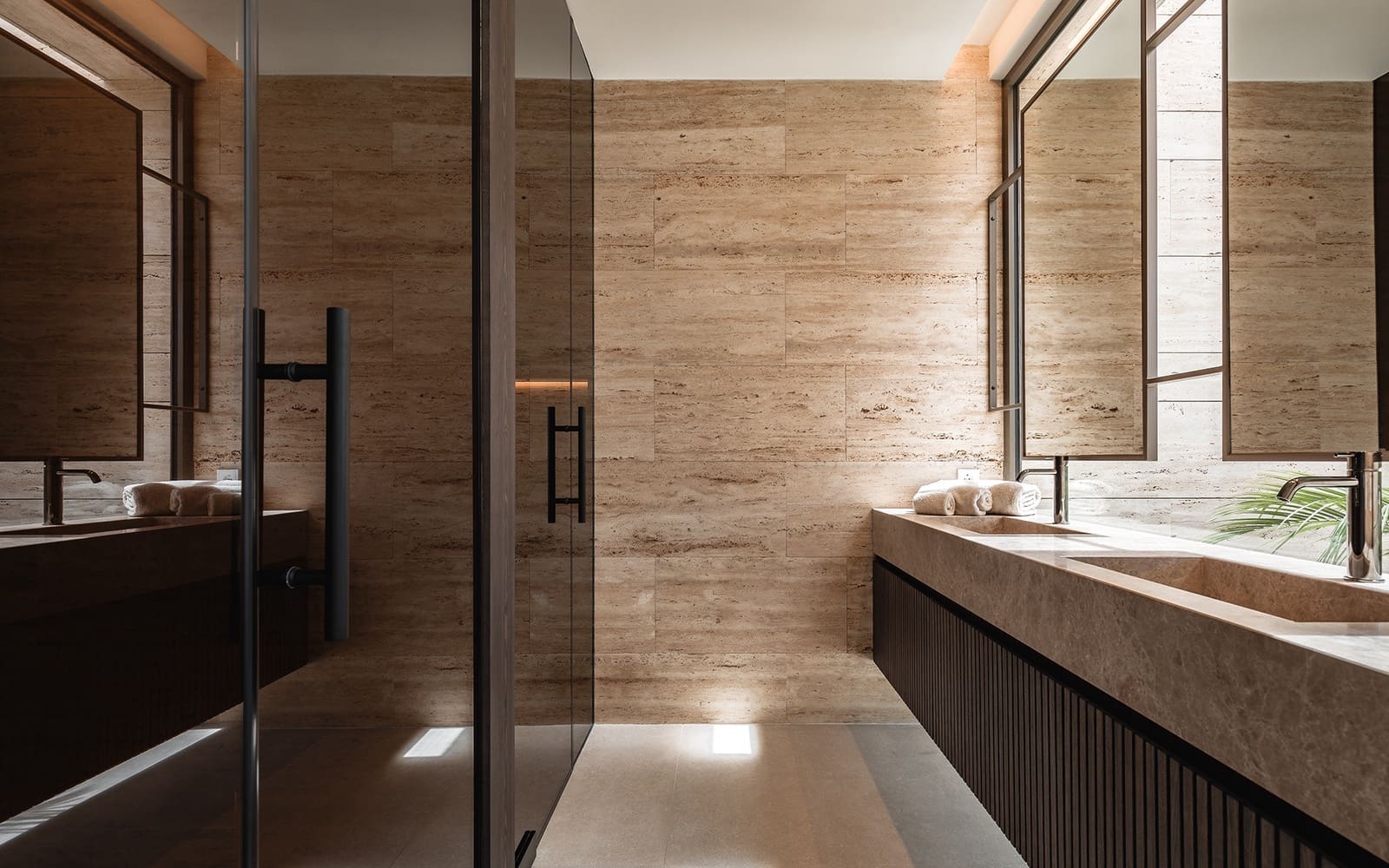 5 bedroom Villa for sale in Benahavis with pool garage - € 4,990,000 (Ref: 8980246)