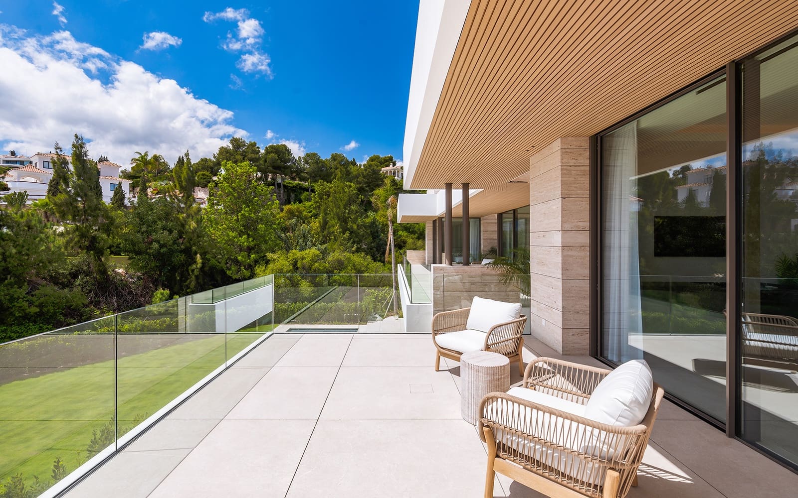 5 bedroom Villa for sale in Benahavis with pool garage - € 4,990,000 (Ref: 8980246)