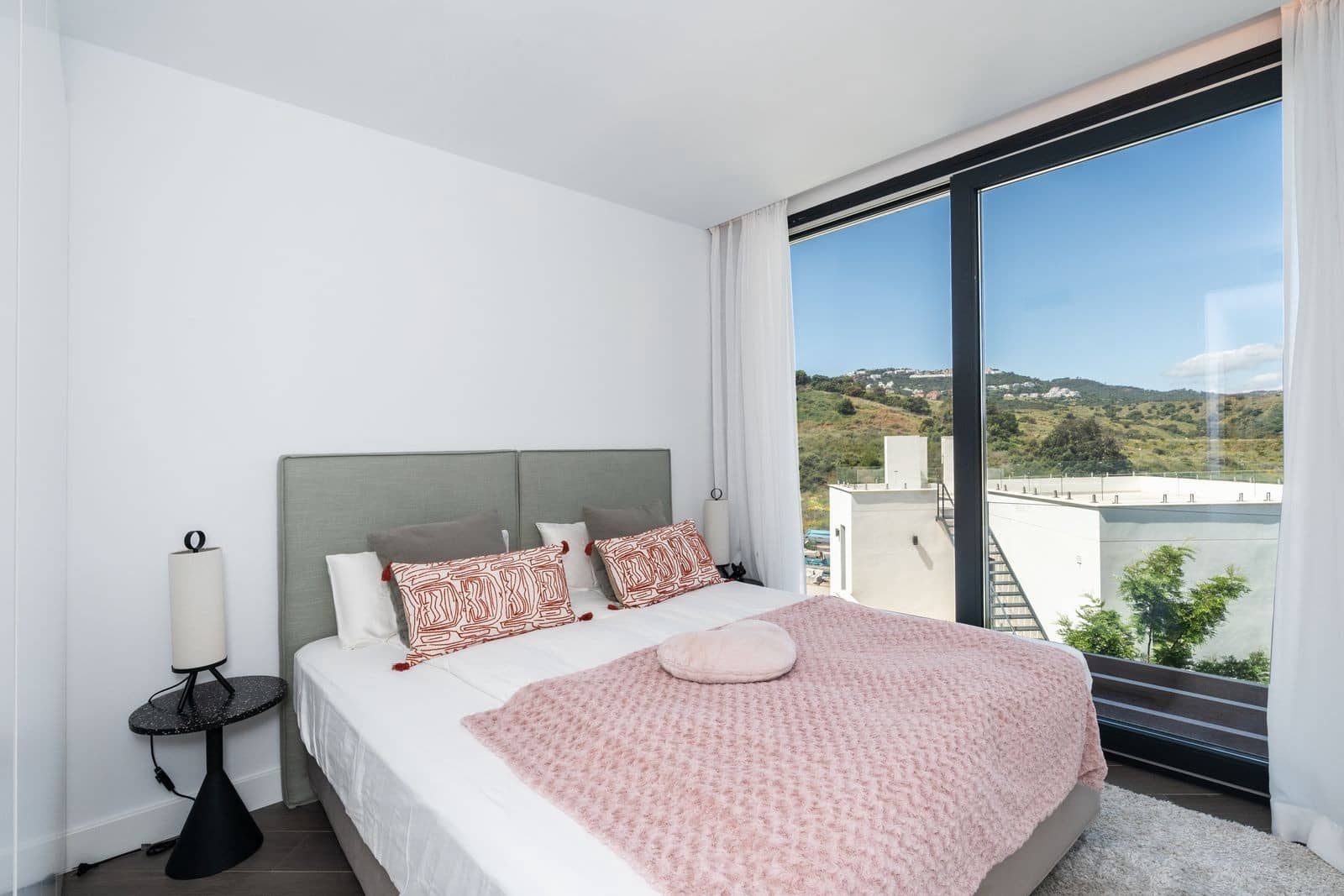 4 bedroom Villa for sale in Mijas Costa with pool garage - € 1,150,000 (Ref: 9001110)