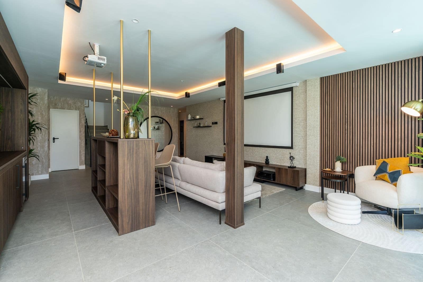 4 bedroom Villa for sale in Mijas Costa with pool garage - € 1,150,000 (Ref: 9001110)